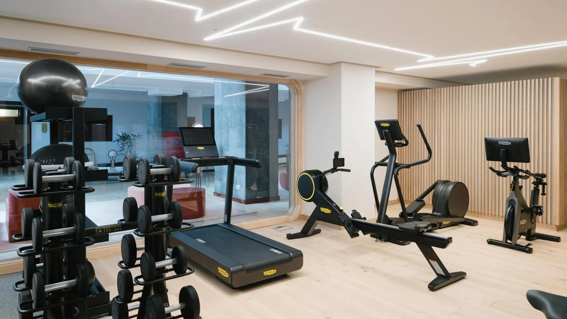 ****  פוארטו דל כרמן Plus Fariones Suite Hotel ספרד